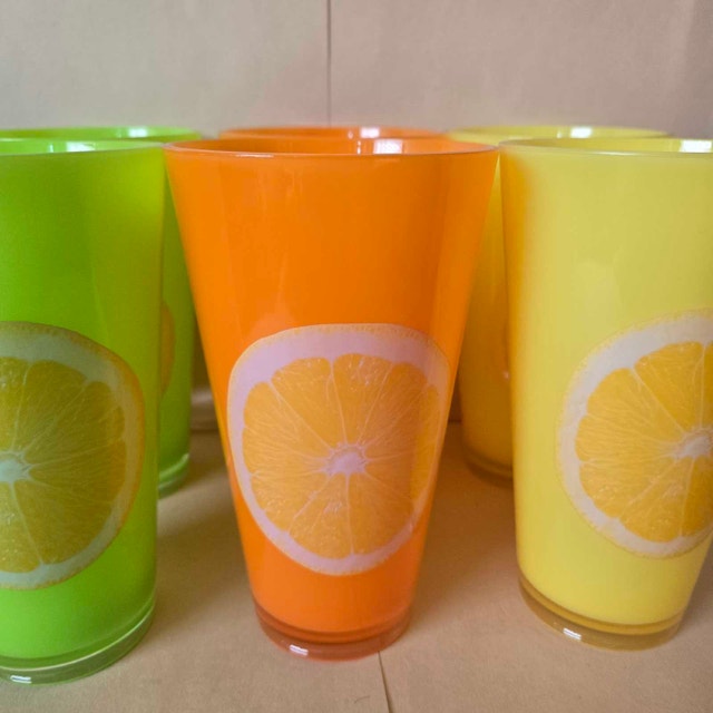 Set 6 Acrylic Tall Glassware-Like New - photo 3