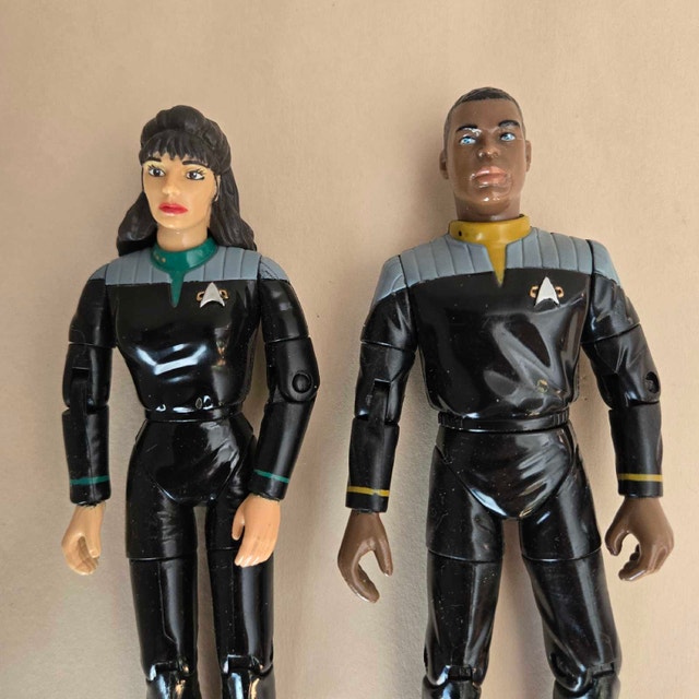 Star Trek 90's Troi and Geordi Figures - photo 5