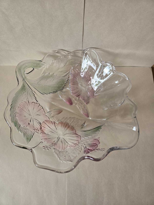 Large Vintage Mikasa Hibiscus Fruit Bowl