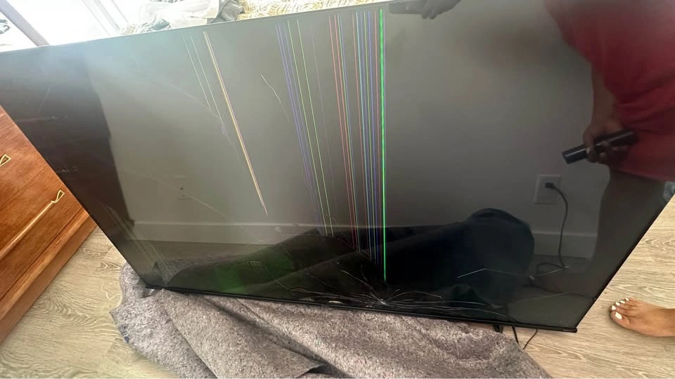 65" Hisense TV with Cracked Screen - photo 4