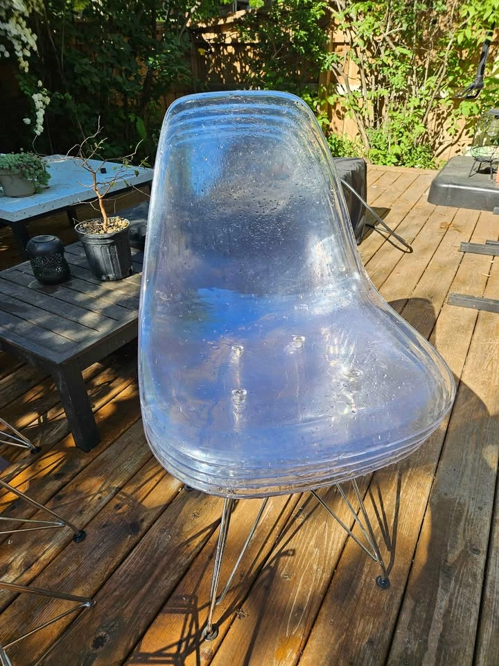 Set of 6 Clear Acrylic Eiffel Dining Chairs - photo 3