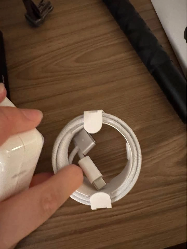 MacBook Pro Charger - photo 2