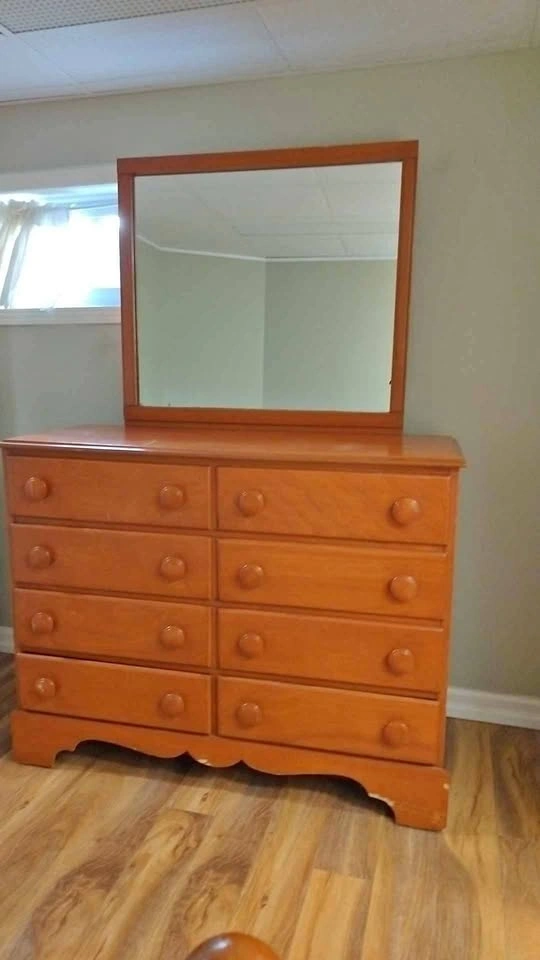 8-Drawer Wooden Student Dresser with Mirror