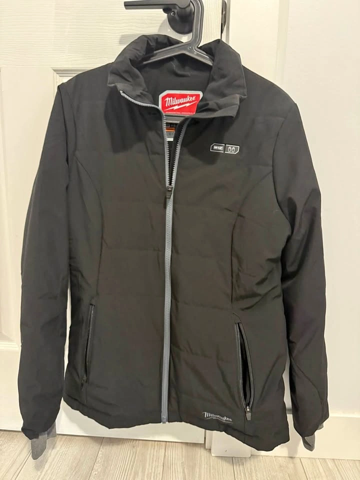 Milwaukee Heated Jacket - NEW - medium women’s