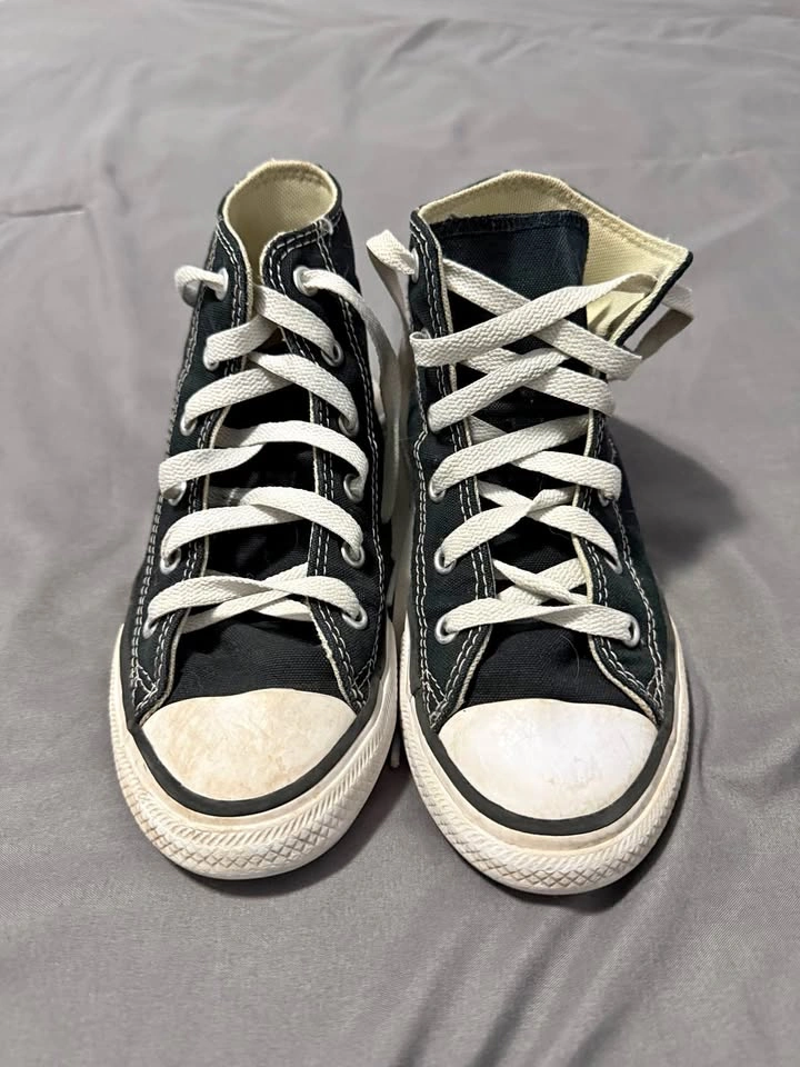 Converse - youth size 1