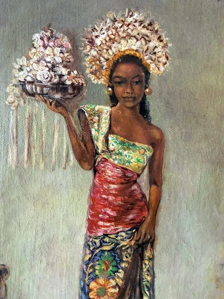 Vintage Oil Painting: Balinese Temple Dancer in Gilt Frame - photo 3