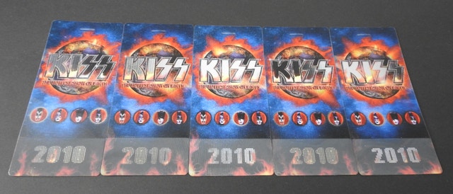 KISS 2010 Hologram Concert Merchandise - photo 2