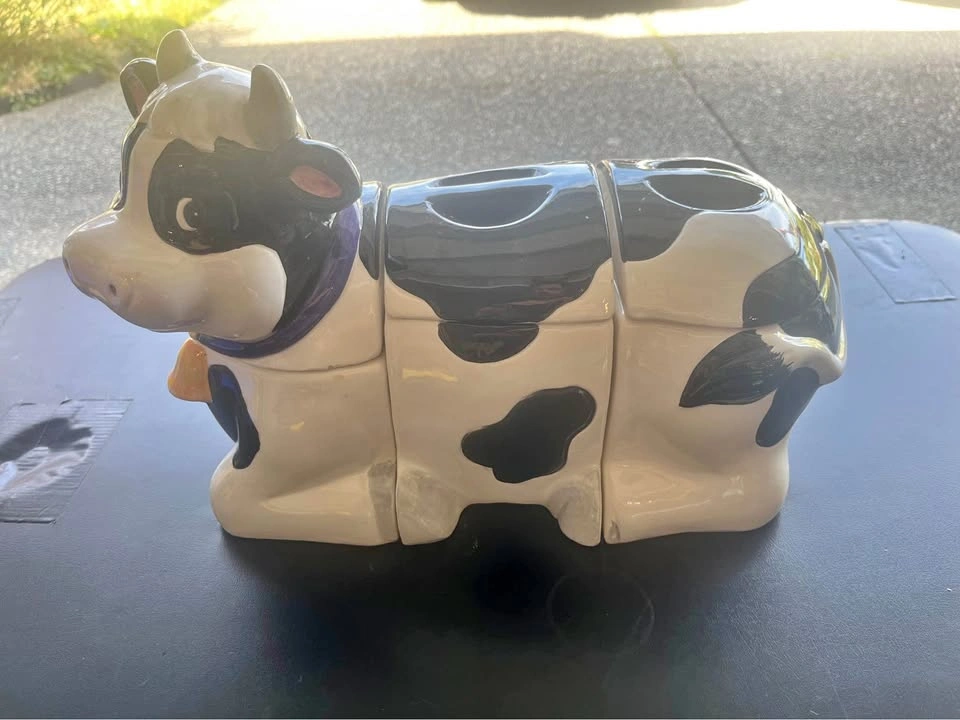 Vintage Benchmark NY 3-Piece Ceramic Cow Canister Set