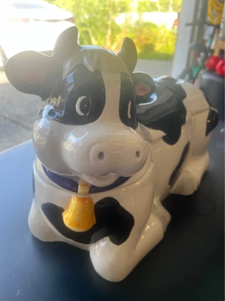Vintage Benchmark NY 3-Piece Ceramic Cow Canister Set - photo 3