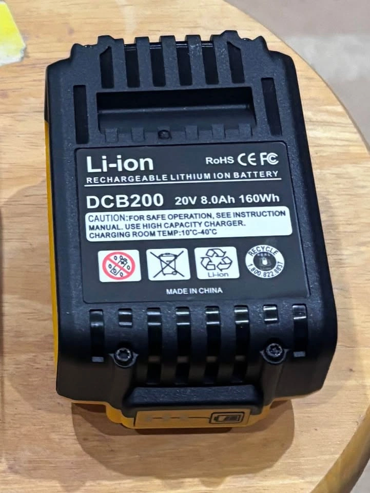 Aftermarket Dewalt Battery 20v 8 Amps - photo 3