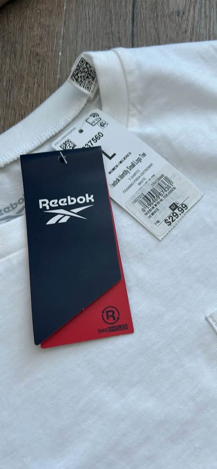 Reebok women’s T-shirt L - photo 3