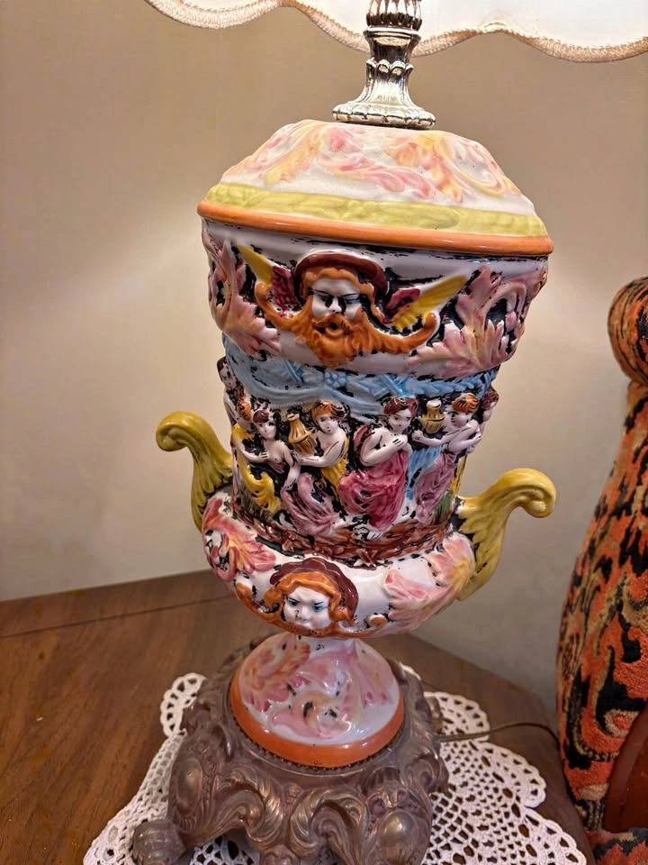 Vintage Capodimonte Style Ceramic Cherub Table Lamp