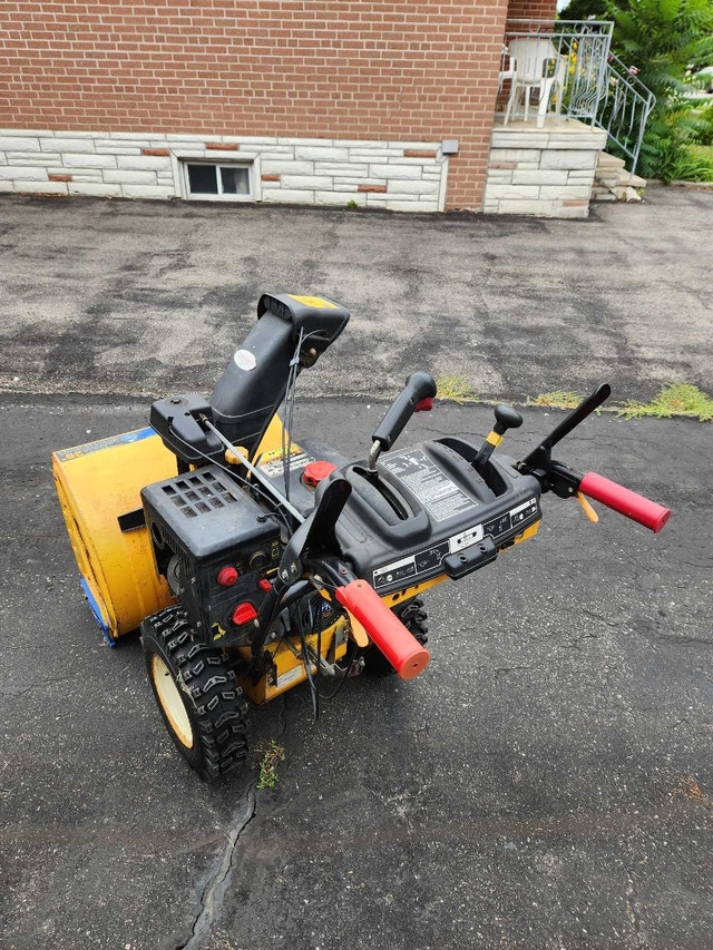 Cub Cadet 26 inch Snow Blower - photo 2