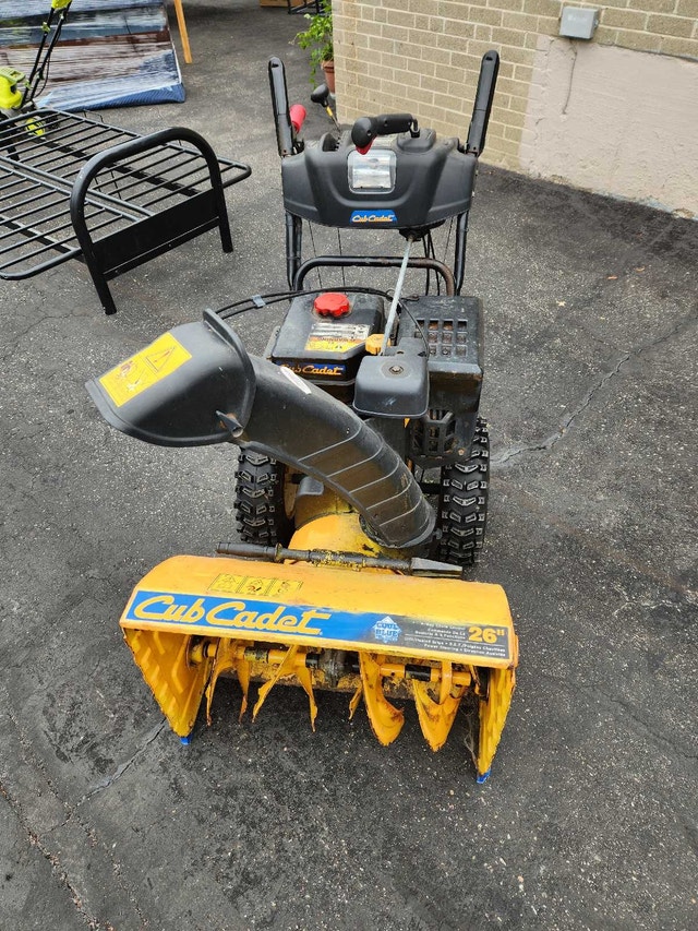 Cub Cadet 26 inch Snow Blower - photo 3