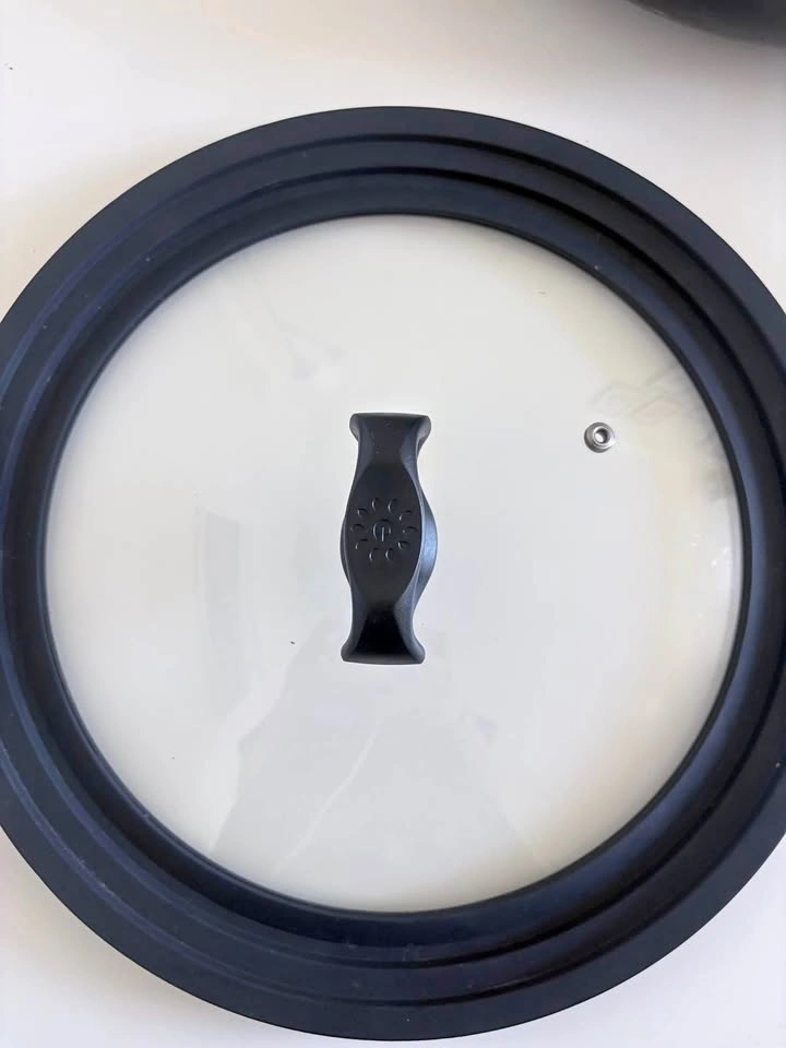 Universal Glass Lid for 9.5", 10", and 12" Pots and Pans + Pan