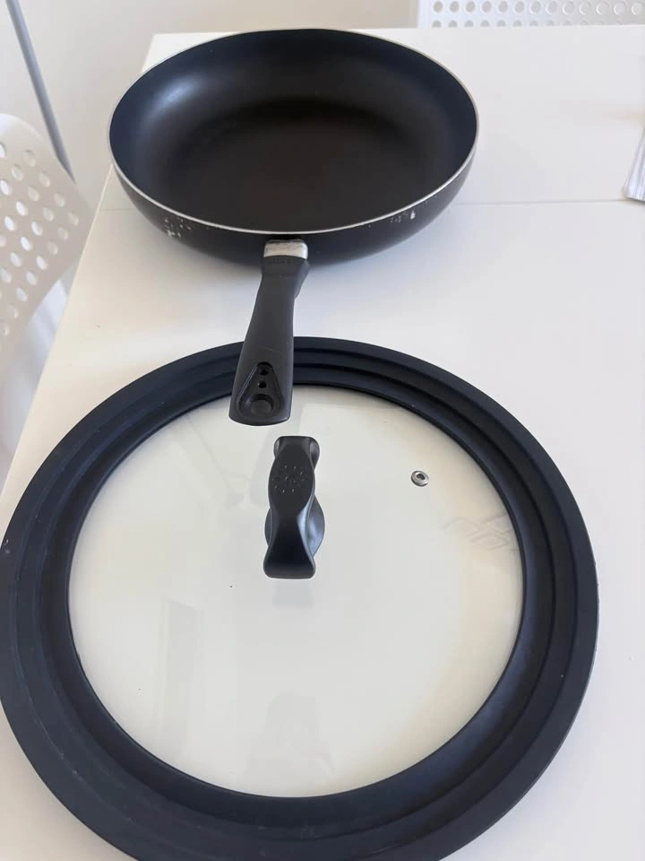 Universal Glass Lid for 9.5", 10", and 12" Pots and Pans + Pan - photo 3
