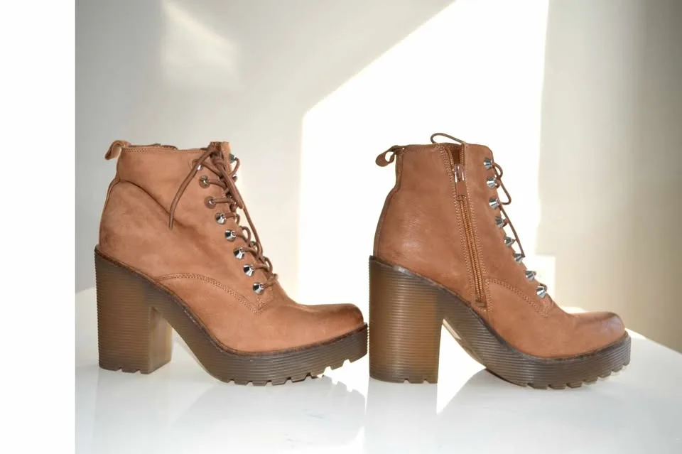 Aldo Womens's Boots- Excellent condition with original box image indicator(3)
