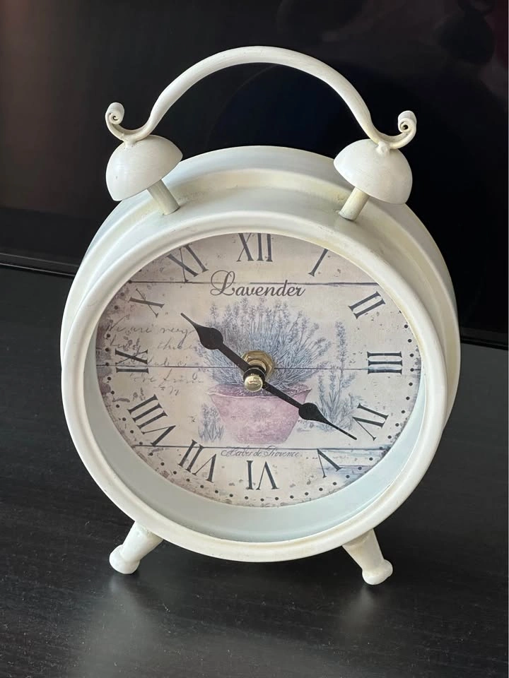Vintage Style Lavender Table Clock - photo 4