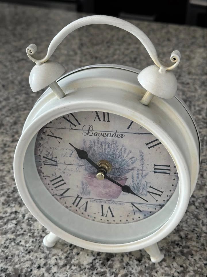 Vintage Style Lavender Table Clock - photo 5