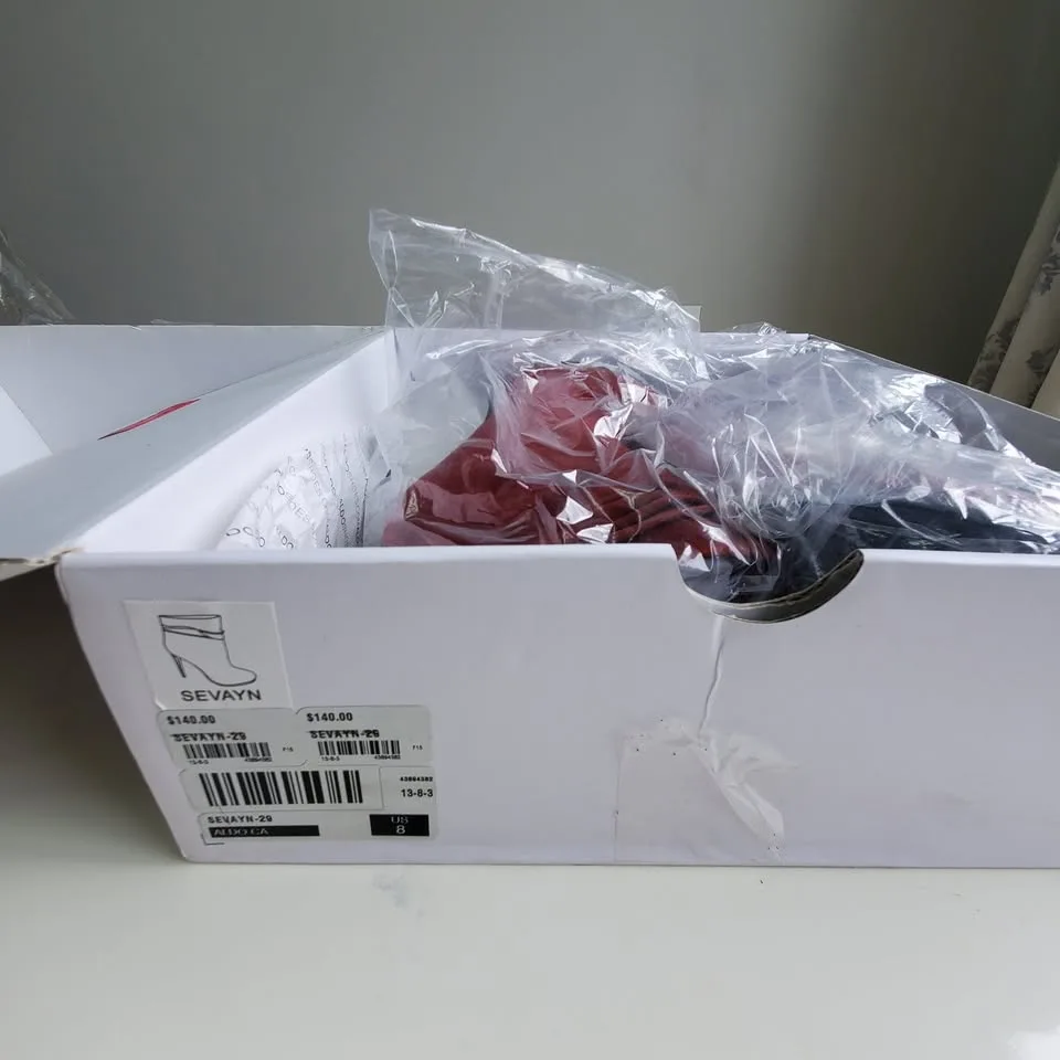 Aldo Sandals - Barely Used, Best Price ($20-$30) image indicator(4)