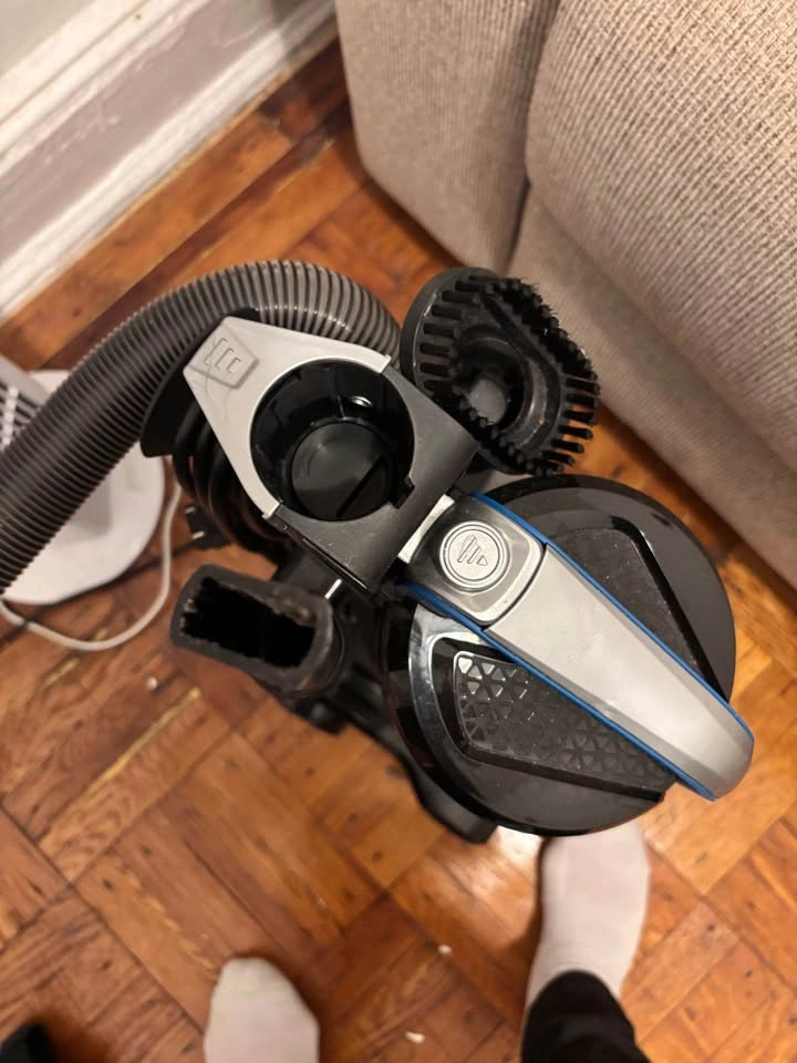 Eureka Airspeed Upright Vacuum Cleaner - photo 2