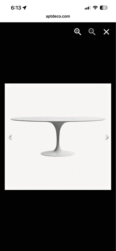 Knoll Saarinen Table and 6 Tulip Chairs