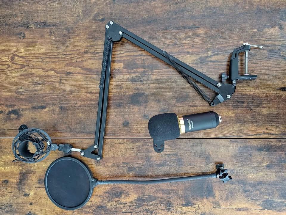 Neewer NW-8000 Microphone Kit with Boom Arm