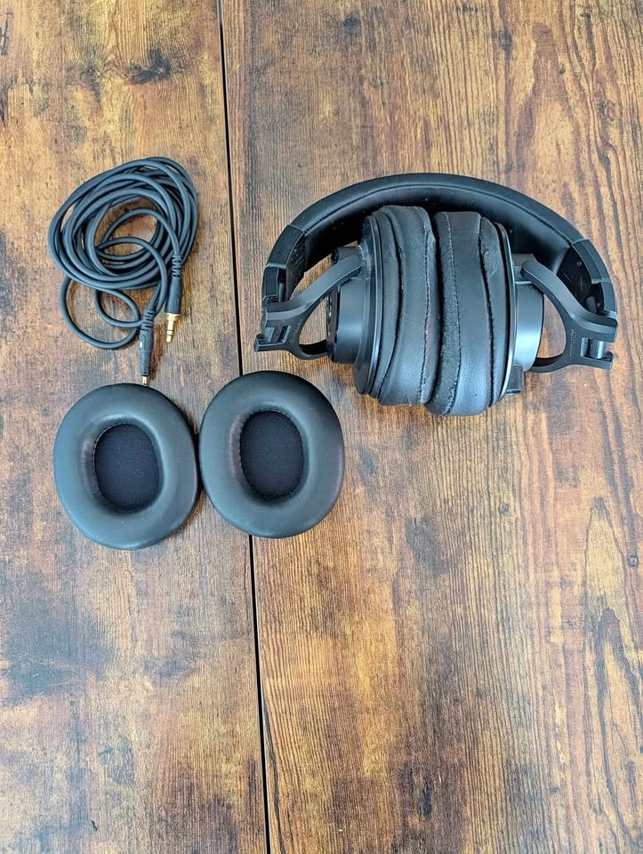 Audio-Technica ATH-M50x Professional Monitor Headphones