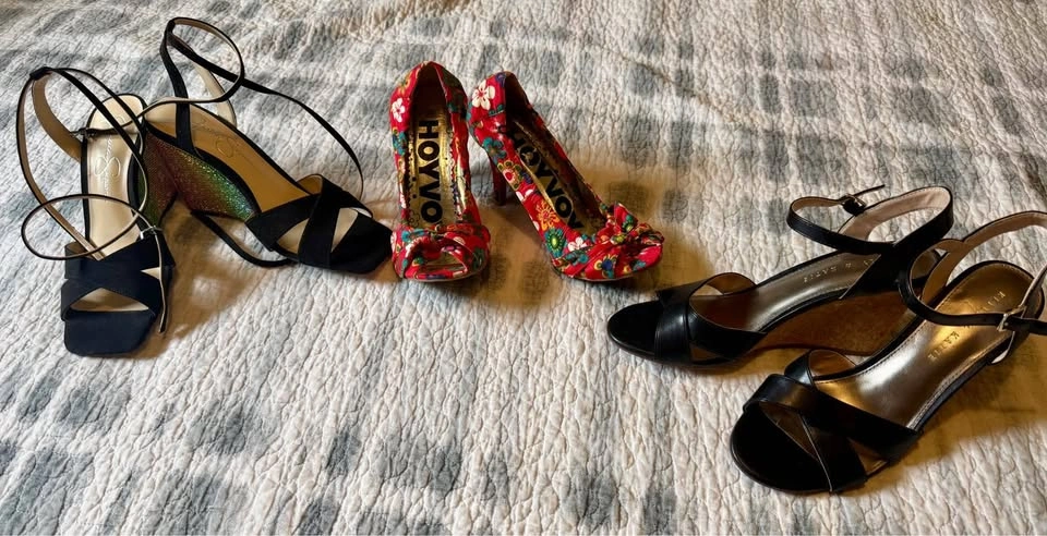 Women’s Heels - Size 6 - photo 3