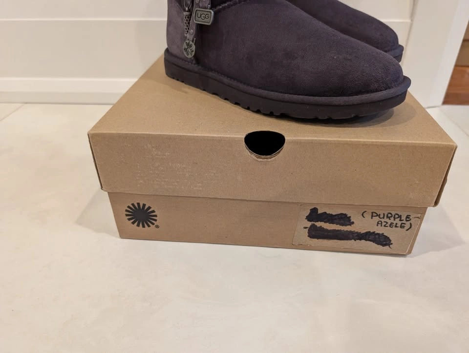 UGG Australia Azalea Purple Boot Women’s Size 6 - photo 3