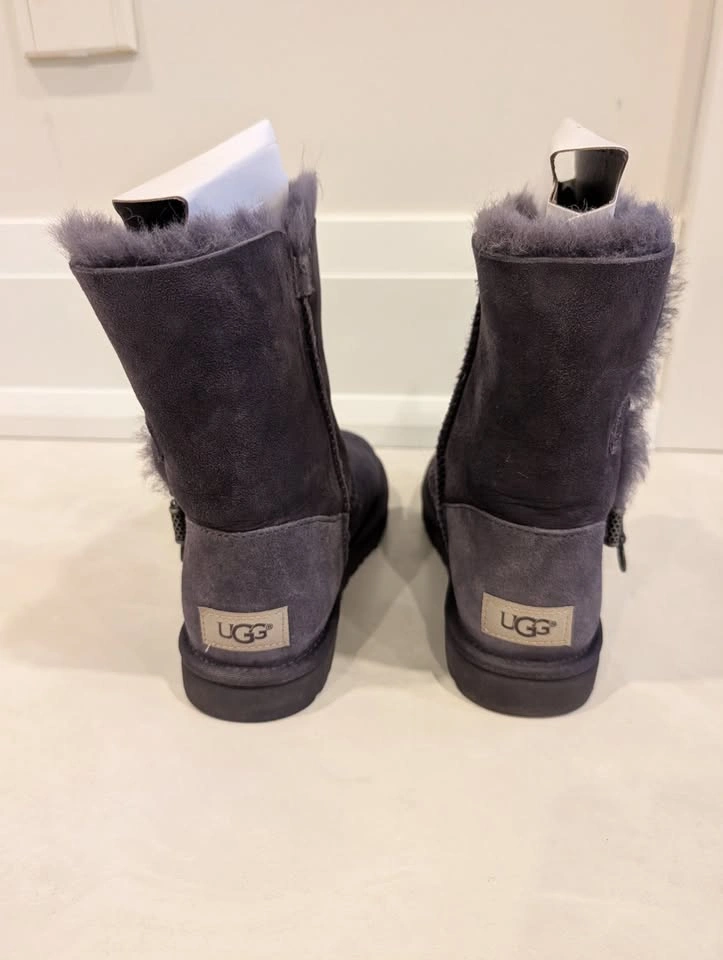 UGG Australia Azalea Purple Boot Women’s Size 6 - photo 5