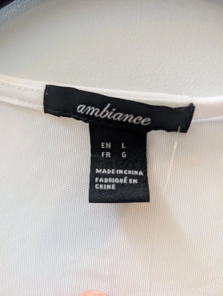 NWT Ambiance White Ruched V-Neck Crop Tee Size Large - photo 2