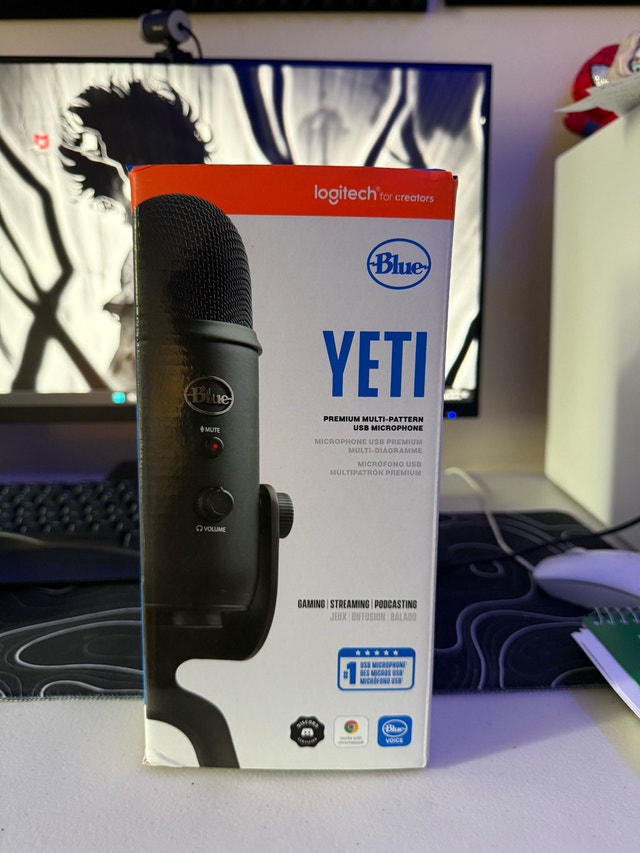 Logitech Blue Yeti USB Microphone