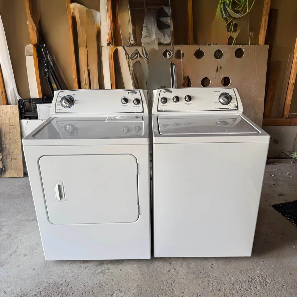 Whirlpool Washer and Dryer Set - photo 2