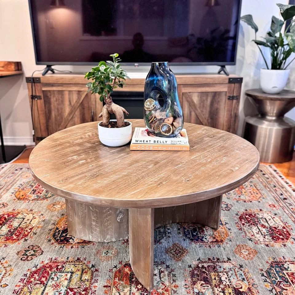 Beautiful Rustic Round Wood Coffee Table - 3ft Approximately