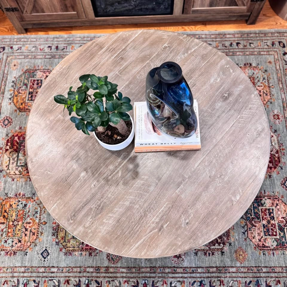 Beautiful Rustic Round Wood Coffee Table - 3ft Approximately - photo 4