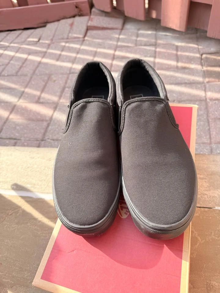 Vans Black (Brand New)
