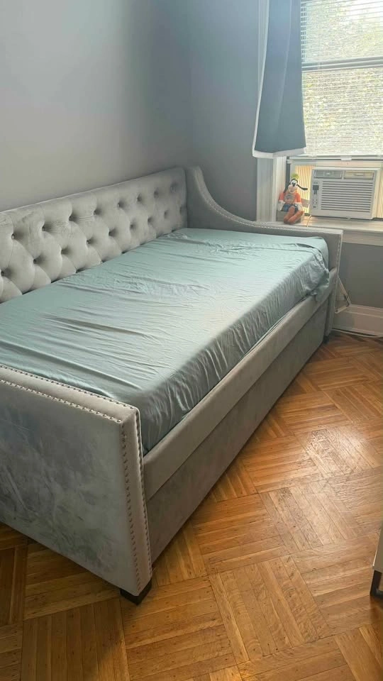 TWIN TRUNDLE BED w/ MATTRESSES - photo 2