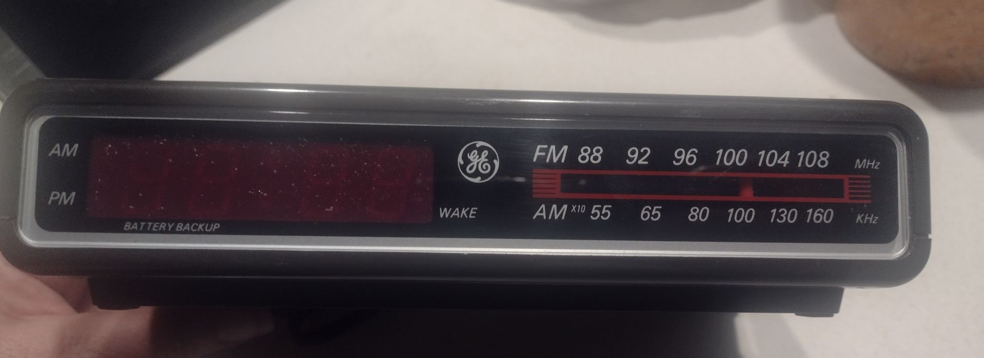 GE AM/FM Alarm Clock Radio