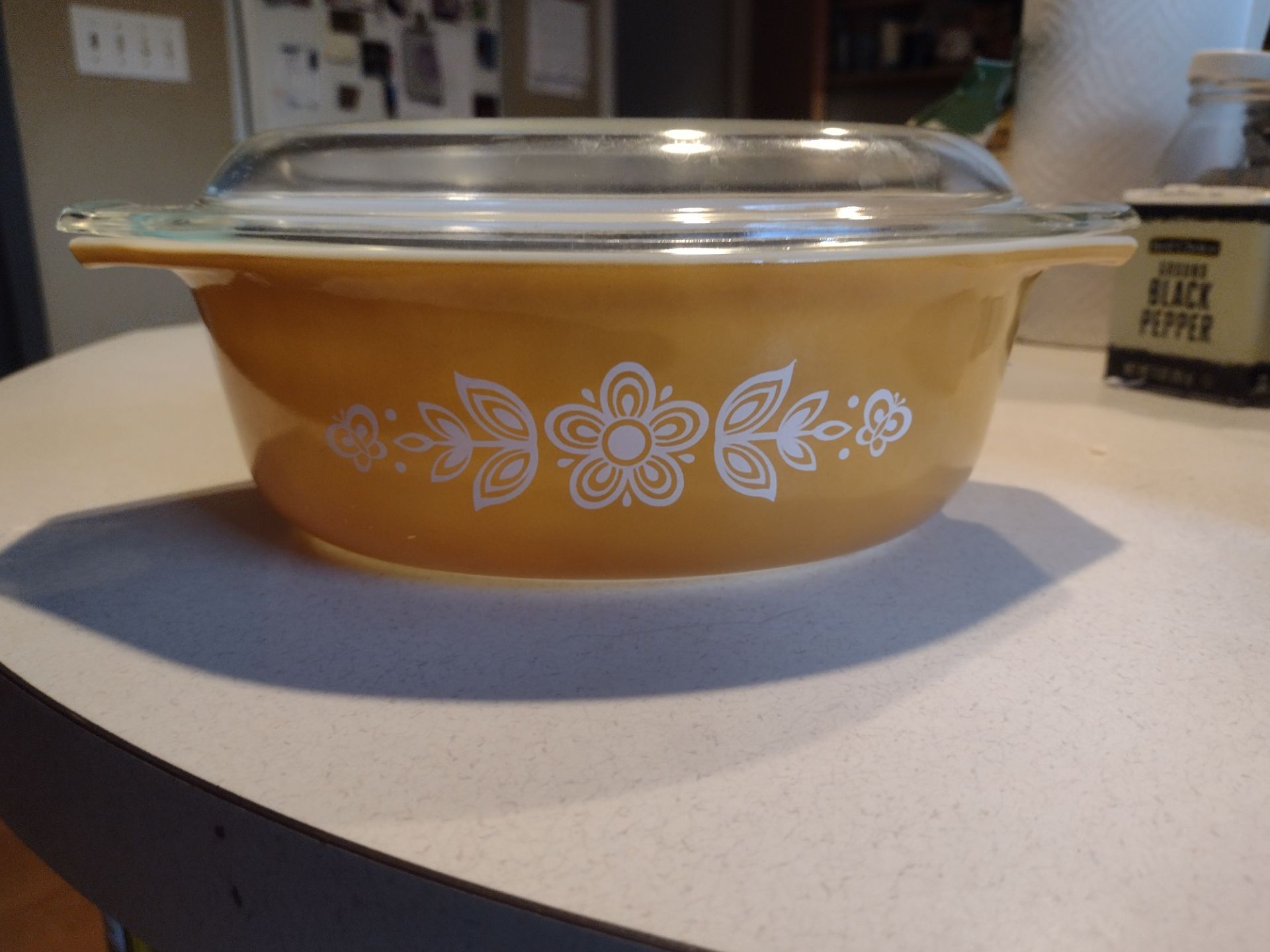 Pyrex Butterfly Gold Casserole Dish with Lid