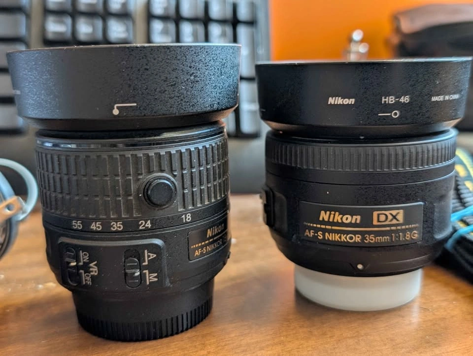 Nikon D90 body with 18-55 mm lens and 35 mm lens - photo 4