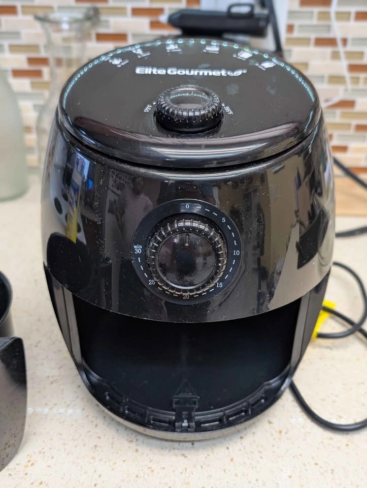 Elite Gourmet EAF2612D Personal 2.1Qt Air Fryer - photo 4