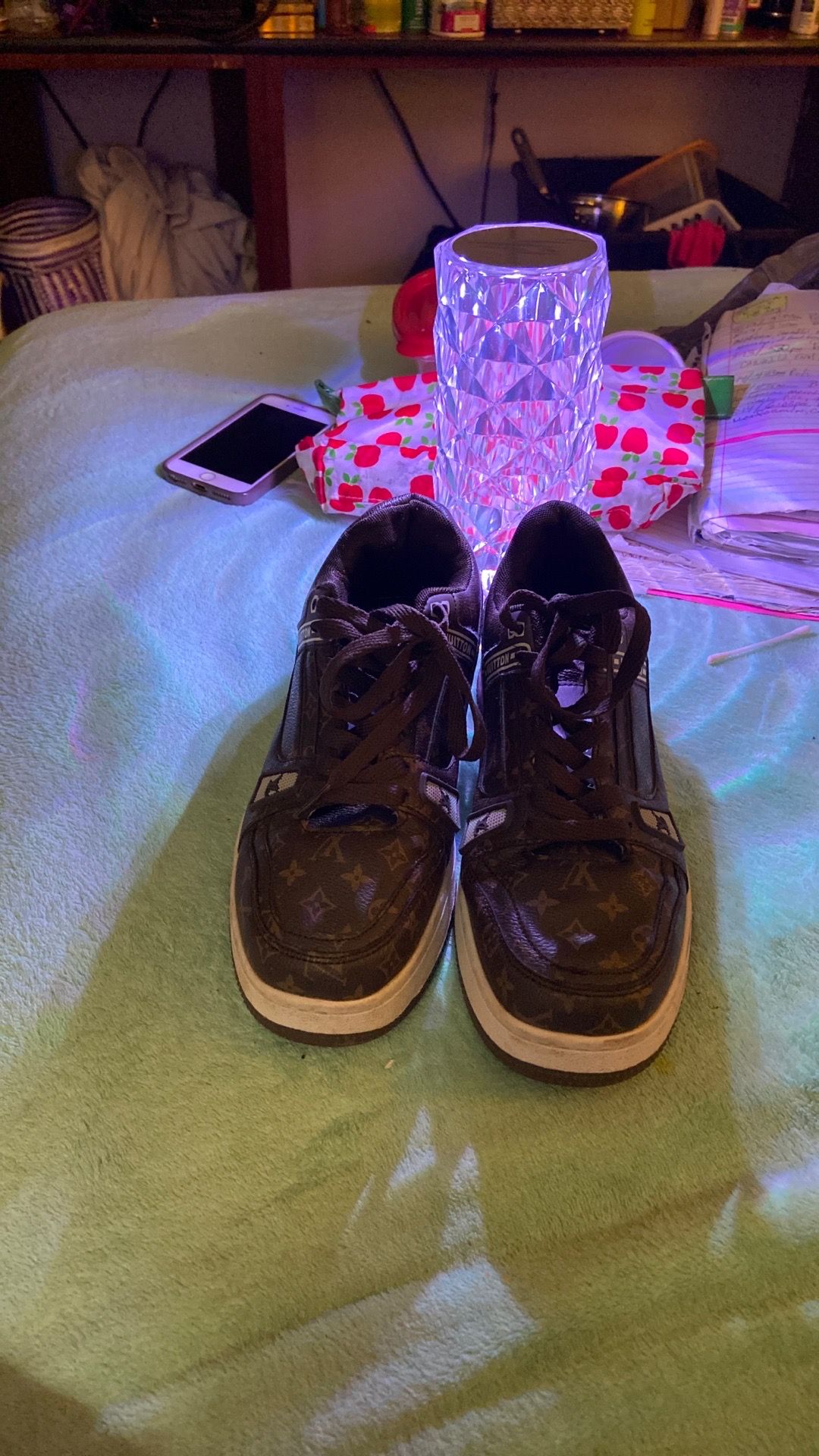 Ladies Louis Vuitton signature shoes/Sneakers Size 8-9 - photo 2