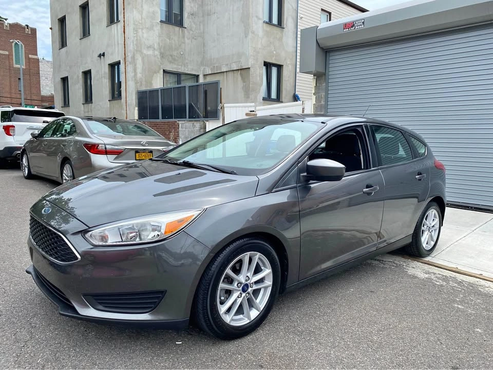 2018 Ford Focus SE Hatchback 4D