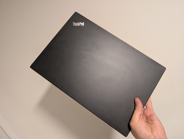 Lenovo E590 15.6" Quad i5/12GB RAM/256GB SSD/1920x1080p IPS - photo 3