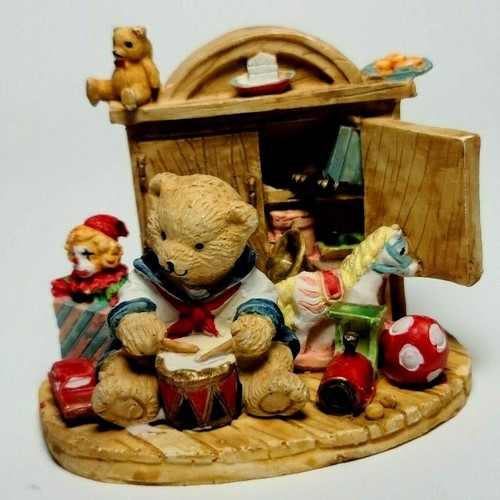 Leonardo Bear Figurine with Toy Chest