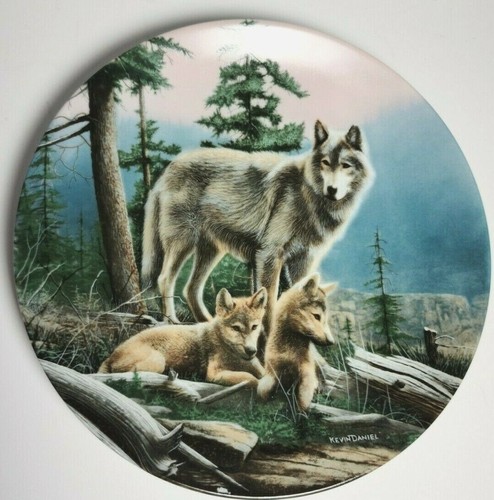 Wolf with pups "First Outing" Vintage 8.5" Knowles Plate