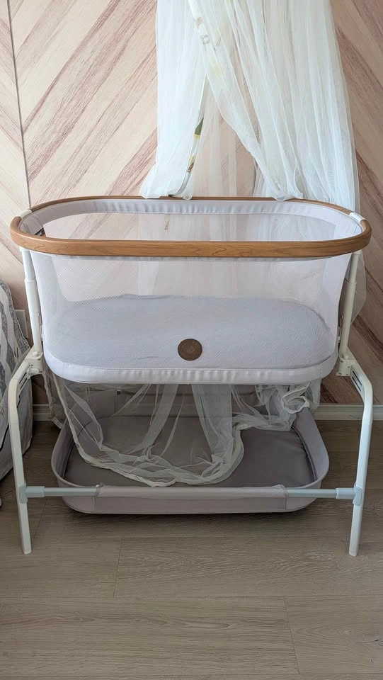 Brand New condition: Maxi-Cosi Iora Bassinet with 3 bedsheets - photo 2
