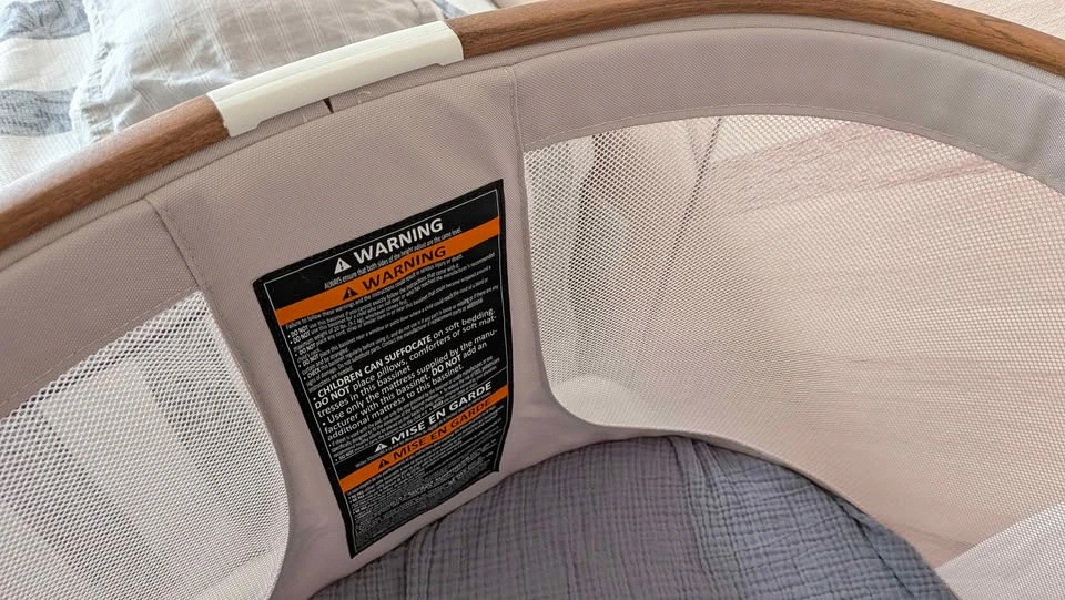 Brand New condition: Maxi-Cosi Iora Bassinet with 3 bedsheets - photo 4