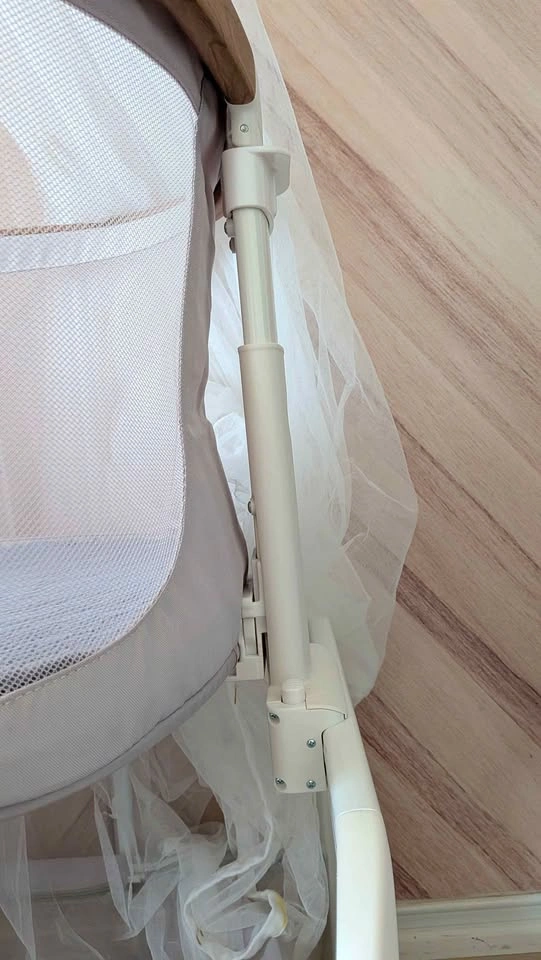 Brand New condition: Maxi-Cosi Iora Bassinet with 3 bedsheets - photo 5